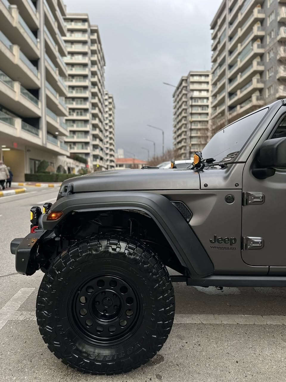 سلام عليكم
جيب رانگلر 2021🇺🇸🇺🇸

السيارة بيهة بونيد امبدل بلاد بدون صبغ 

مكان السيارة سليمانية 

محرك ٦ سلندر 

مواصفات سحاريي 
شاشة جبيرة 
كاميرا 
گيج الكتروني 
كشنات هيتر 
استيرن هيتر 
بصمة ابواب 
تشغيل عن بعد
اطفاء ذاتي 
سقف بانوراما كارباء 
جامات كارباء 
لايتات ليد 
بگلايت ليد 
امراية هيتر 
كشنات جل
تبريد قطعتين
دعامية امامية حديد روبيكون 
دوسات حديد روبيكون
السيارة ماشية ٥٦ ميل 

السيارة مغلفه PPF مات ضمان ١٠ اسنين 
السيارة دبلات و لويات و شمعات فوكس 
تخم تاير و ويالة جديد شادله كلش حلوة 
كير و مكينة كله مكفول بدون اي عطل 

سعرة ٢٩٨$ بي مجال 

رقمي ***********

السيارة بسمي ابشرط تحويل او وكالة
