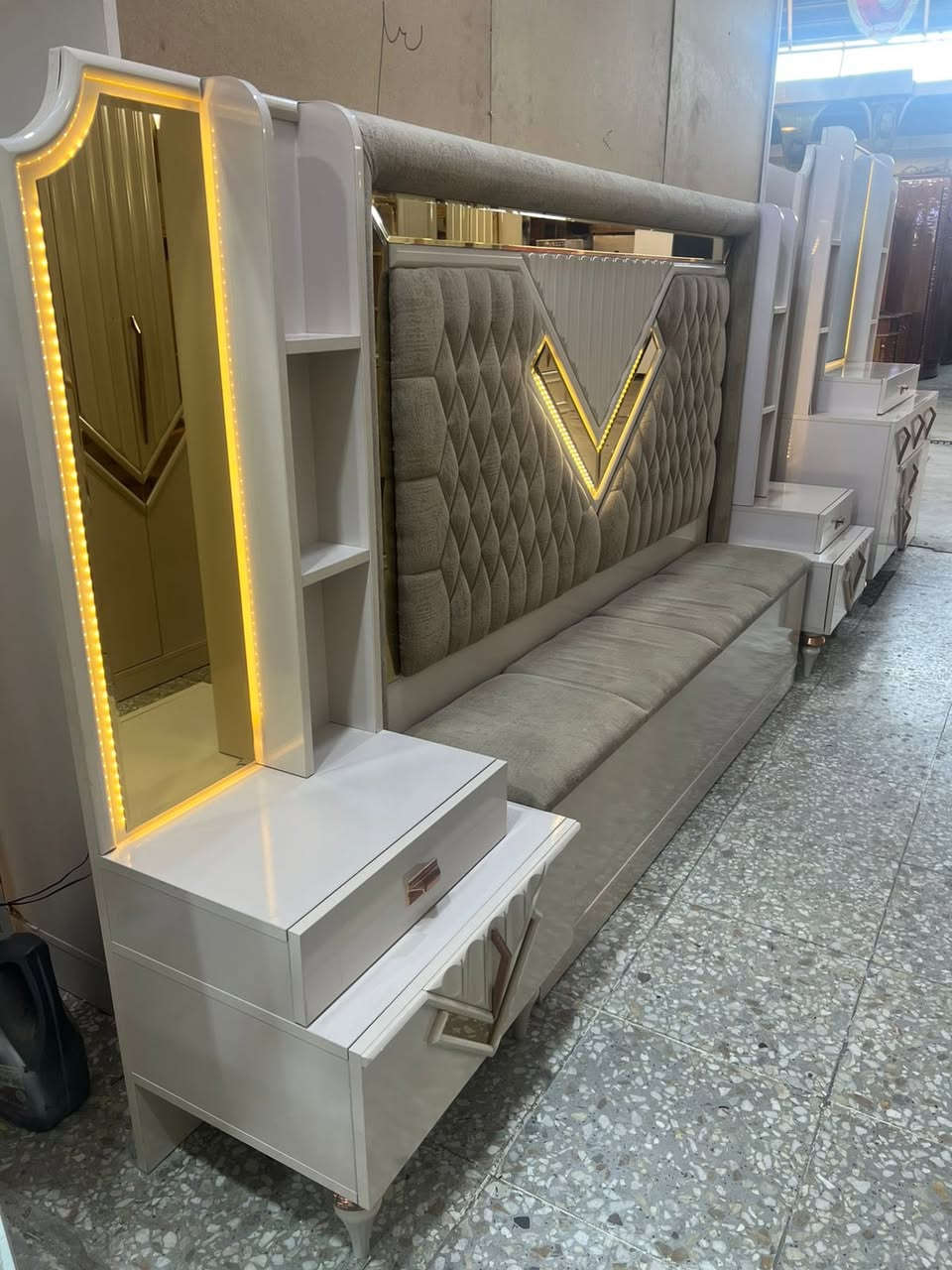 غرفه نوم تركي الاصلي 10قطع للبيع


**إذا كنت صاحب هذا الإعلان وتريد حذفه لأي سبب، رجاءا أرسل رسالة إلى الدعم الفني**