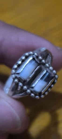 السلام عليكم محبس جزع اصلي للبيع الاتصال ع رقم ***********
