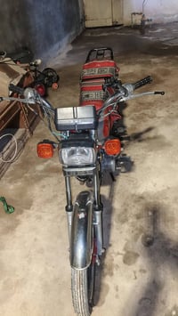 دراجه للبيع نضيفه كلش مكينه خير من الله  اوراق كامله لسعر خاص 07830522...