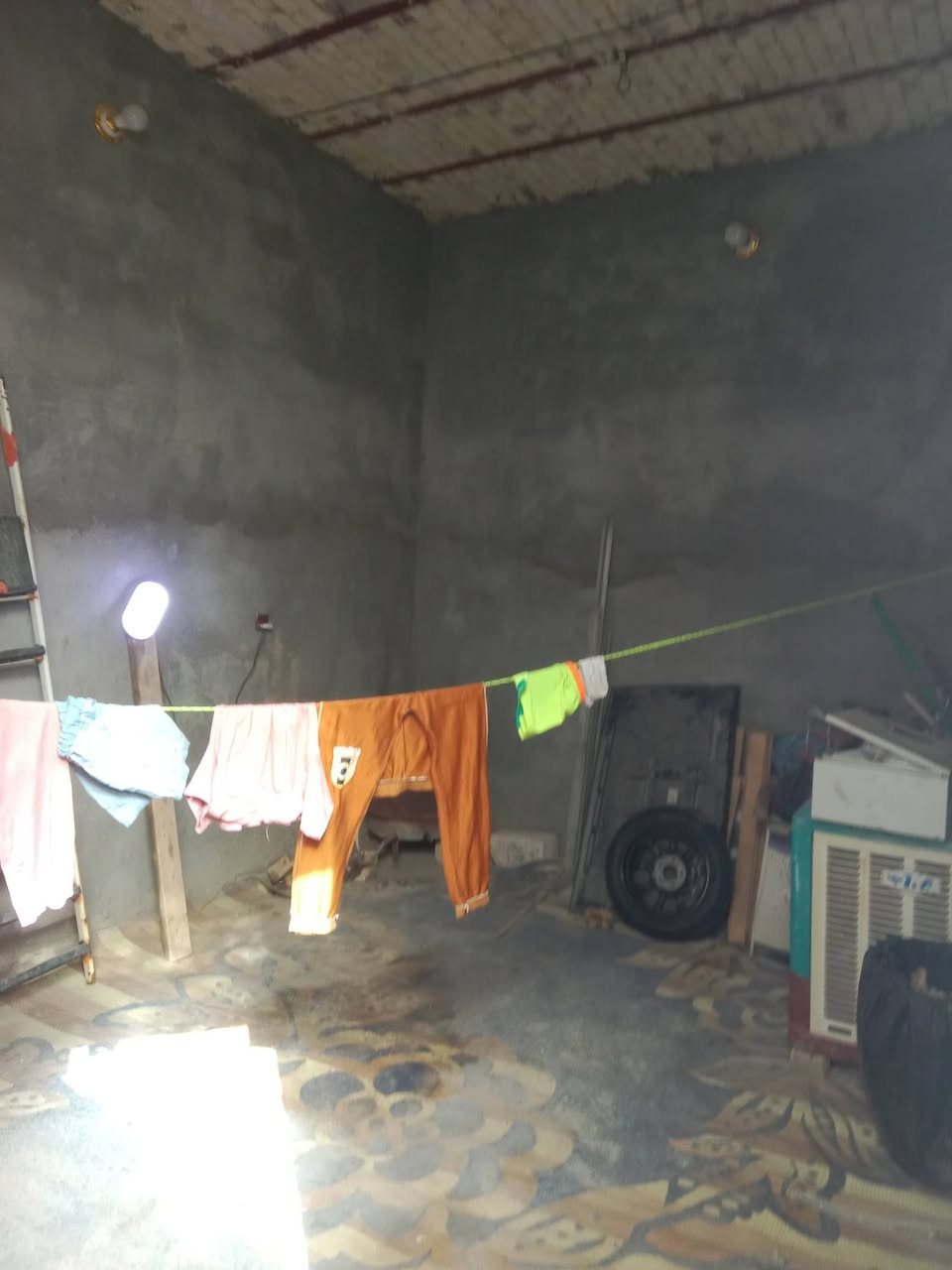 سلام عليكم ورحمت الله وبركاته بيت البيع سوق شيوخ البطاط بيت زراعي مساحه 100متر الستفسار على النتصال رقم الهاتف ***********
