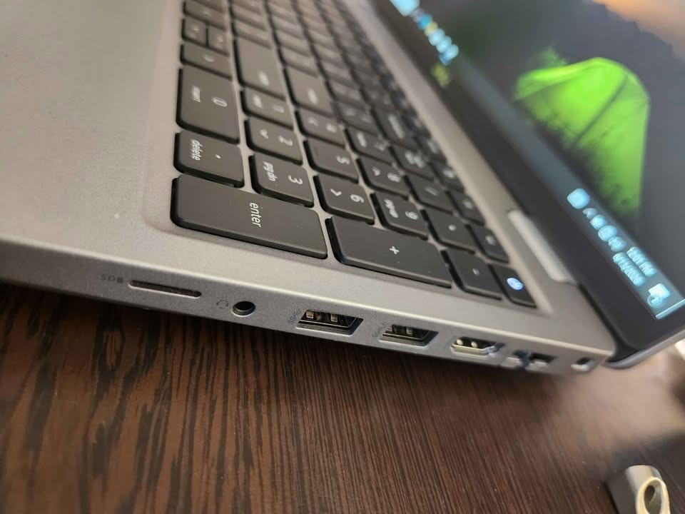 سلام عليكم 

لابتوب ووركستيشنdell precision 3571

 بمعالج i7 H جيل 12 

14 core 20 thread 

مناسب للبرامج الهندسية الثقيلة والمونتاج والالعاب 

كرت شاشة خارجي Nvidia T600 4gb 

وداخلي iris 8gb 

Ram 16 gb DDR5

Ssd nvme 512 

شاشة 15.6 fhd 

نظافة عالية بدون خدش

ضمان شهر 

السعر ٩٥٠ الف 

موجود توصيل للمحافظات

تواصل ماسنجر او واتساب : ***********
