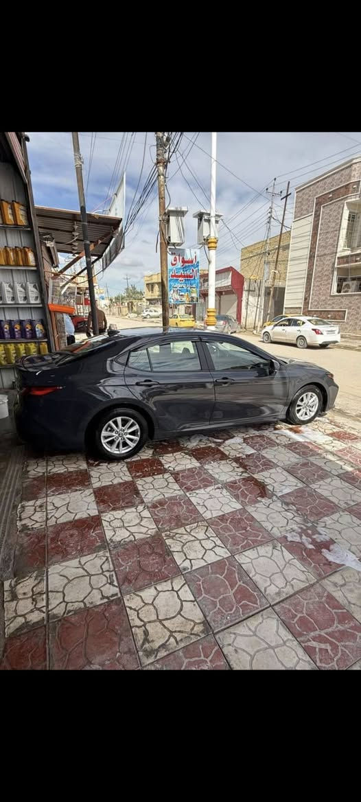 سلام عليكم كامري 2025 ماشيه ٤٩ حادث موجود بل منشور السعر ٢٢٠ وبيه مجال بسيط غير متواجد علئ الفيس ***********
