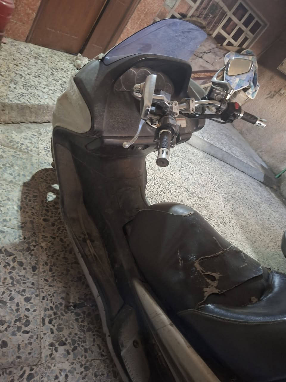 السلام عليكم دراجه ماجسته الحديثه
كايمه عوزها تجفيت 
الكهربائيات شغاله 
السعر 400 وبيها مجال 
مكان المشتل 
***********
