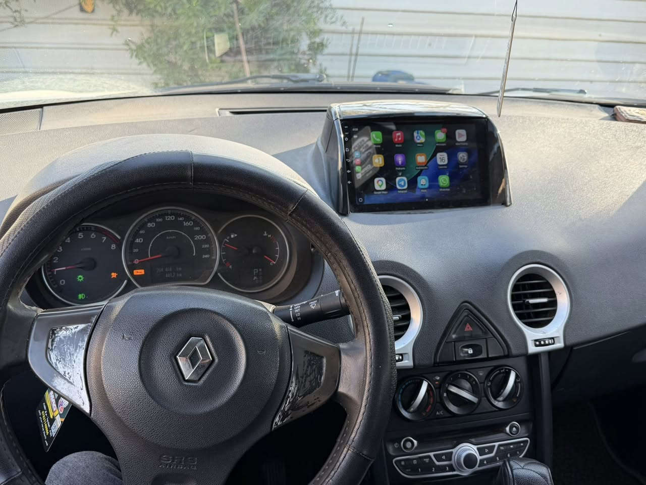 السلام عليكم رينو كوليوس 2012 
ماشية 204 كم 

صدر ومحرك وكير جديدات 

شاشة جديدة تدعم ابل كار بلي والويز 

تخم تاير جديد 

هزة وسنوية جديدة باسمي

بيها جاملغ خلفي وامامي والجنطة وصور السونار الفحص موجودة بالمنشور 

السعر 85 وبيها مجال  مكانها بغداد الطارمية 

***********
