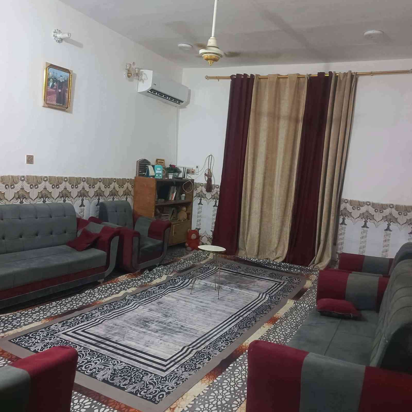 للبيع 200م نوم2 صاله براني صحيات مطبخ بناء حديث واجهه 10م خلف المعهد ***********
