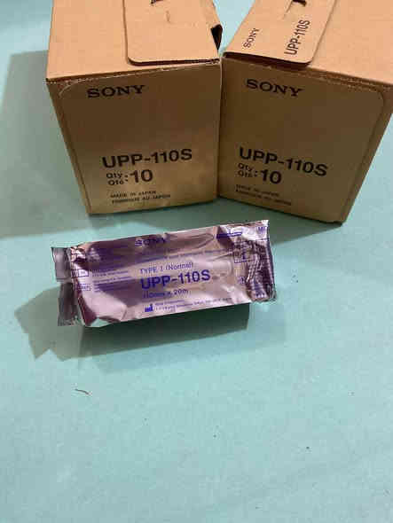 يعلن مكتب سما الطب عن توفر
 
ورق سونار حراري SONY أصلي - متوفر الآن

🔹 SONY UPP-110S – الورق العادي (Normal)
 • النوع: Type I
 • الحجم: 110mm × 20m
 • مناسب للاستعمال اليومي
 • طباعة واضحة بتكلفة اقتصادية
 • ✔️ مثالي للعيادات والمراكز العامة

⸻

🔸 SONY UPP-110HG – الورق اللامع (High Glossy)
 • النوع: Type V
 • الحجم: 110mm × 18m
 • جودة عالية ولمعة مميزة
 • طباعة أدق للتفاصيل والصور
 • ✔️ الخيار الأفضل للمراكز المتخصصة والمستشفيات

⸻

🎌 صناعة يابانية أصلية – جودة مضمونة
🛒 متوفر الآن بكميات – أسعار تنافسية

📦 كل كرتون يحتوي على 10 رولات
📲 للطلب أو الاستفسار زورنا في _مكتب سما الطب _مقابل دائرة صحة بغداد الرصافة او الاتصال عبر الارقام
***********/***********
