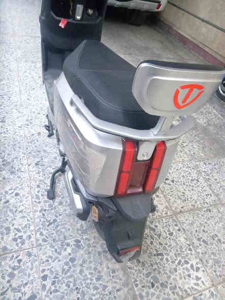 السلام عليكم للبيع دراجه شحن نوك تالج وحش الكون موديل 2025الدراجه بعده جديده بل نايلون مستغدمه قليل ملف 2000
سرعه 80
نضام بارك
نضام بك
شاحن تلفون
قاطع دوره
مثبت سرعه
مانع انزلاق
بصمه
مكاني بغداد الجديده
السعر 975 وبيهه مجال
***********
