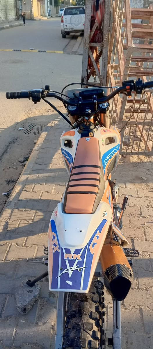 سلام عليكم شبابنه الطيبين قفاز crxحجم المكينه ٣٠٠ ccالمرغوب موديل ٢٤ نضافه نصبه شلعه تخبل ترايك للبصرا  نضافت المحرك نعومه تخبل نكره سلف معدل مال جناي ربع مذب عليهة المايعرف مواصفاته لا يكسر بلحلال السعر مال مستعجل كلش مناسب العنوان واسط قضاء النعمانيه اتصل عله الرقم ***********
