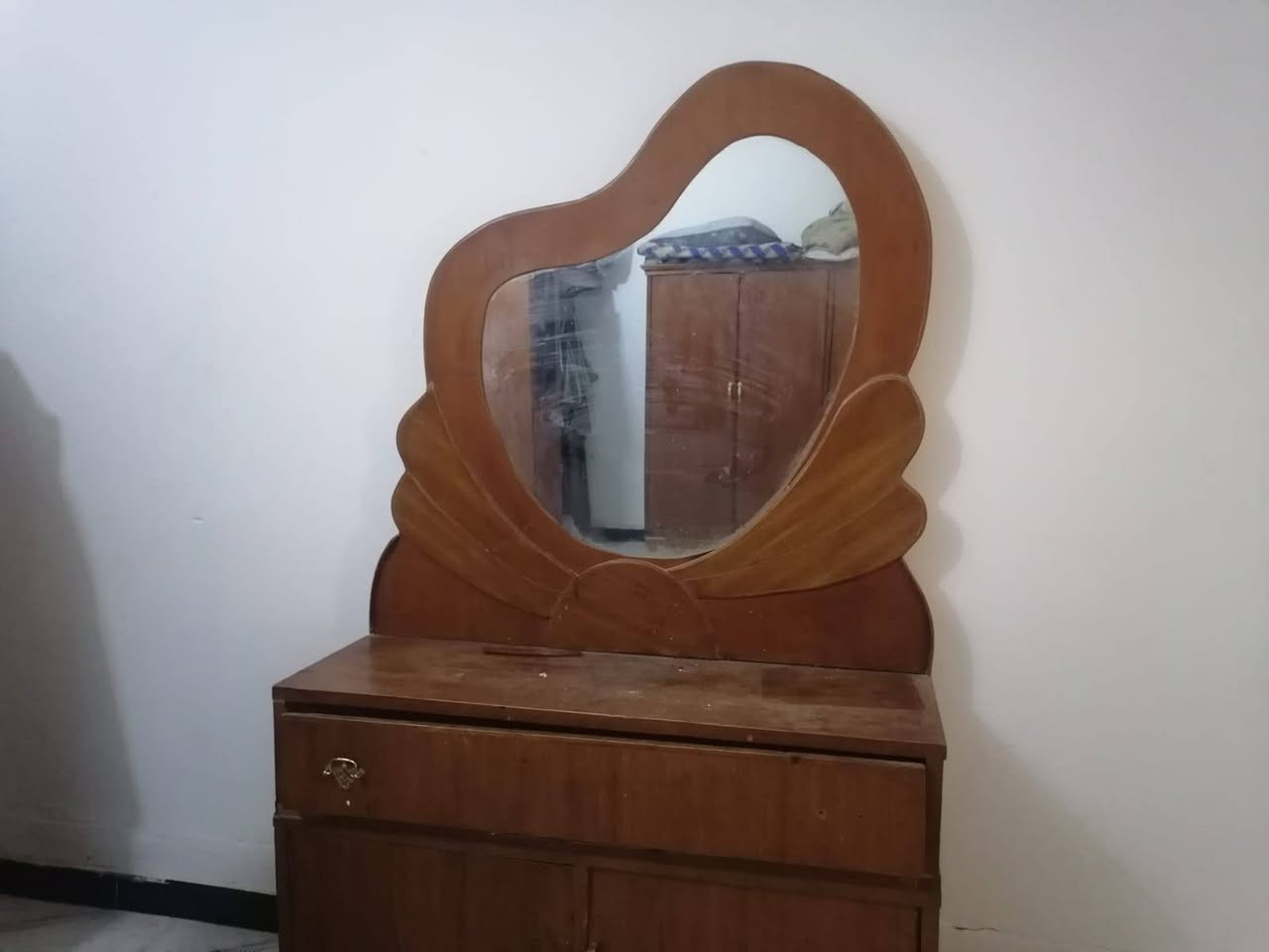 السلام عليكم
مكلف بالنشر
كنتور 
وزاوية
وميز مرايا
سعرهن 225قفل المكان حي الفرات 
الشراي يراسلني ادزله الرقم


**إذا كنت صاحب هذا الإعلان وتريد حذفه لأي سبب، رجاءا أرسل رسالة إلى الدعم الفني**