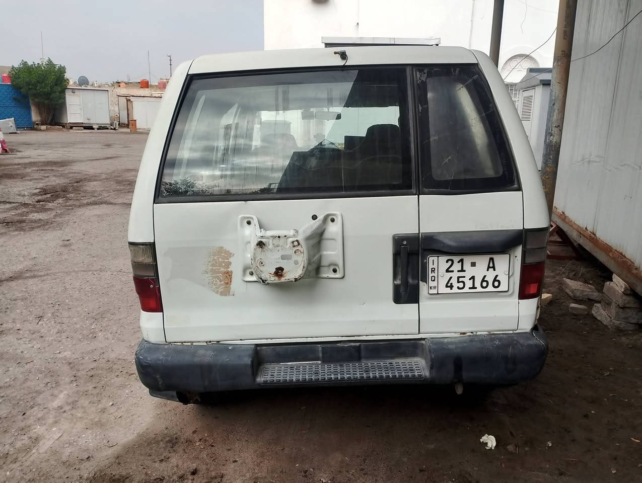 أسوزة تروبر موديل 2000
سليمانية انكليزي بأسمي كير عادي ومحرك بلادي V6 البصرة شط العرب الفيروزية شارع 16/***********/
السعر 60وبيه مجال
