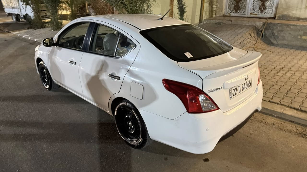 السلام عليكم صني مديل 23
ماشيه 40 الف 
دواخل بيجي 
بيها كارت شبر بالجاملغ الامامي 
سعر 112 وبيها مجال بسيط 
***********
