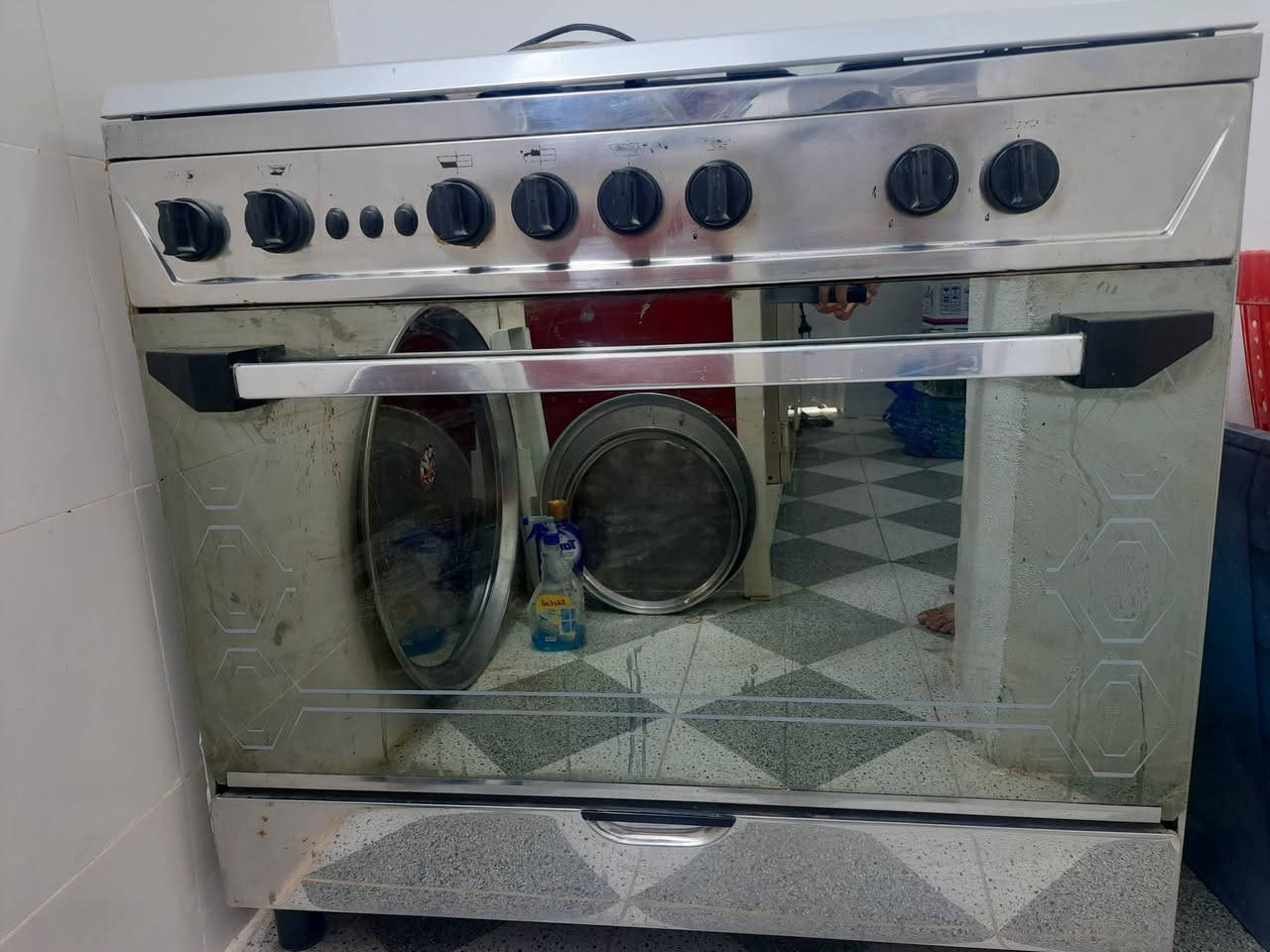 طباخ مصري نضيف حجم كبير حجم كبير 
5 مشاعل + 2 مشاعل فرن مع ماطور شوي


**إذا كنت صاحب هذا الإعلان وتريد حذفه لأي سبب، رجاءا أرسل رسالة إلى الدعم الفني**