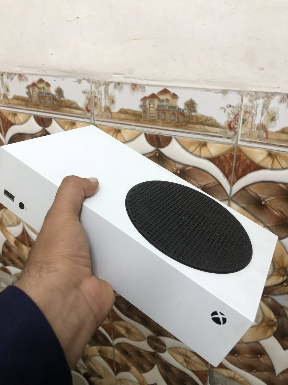 اكس بوكس سيرس S اصدار 2023 جهاز جديد الله شاهد     نظافة 100/100 مع بطاريات 2وشاحن بطارية
والجهاز  العاب. بالحساب.  مملوكة فيفا26 وبتل فيلد6 وكيم باص شهر 
السعر 370 بي مجال كلش قليل مكاني مدينة الصدر ***********
