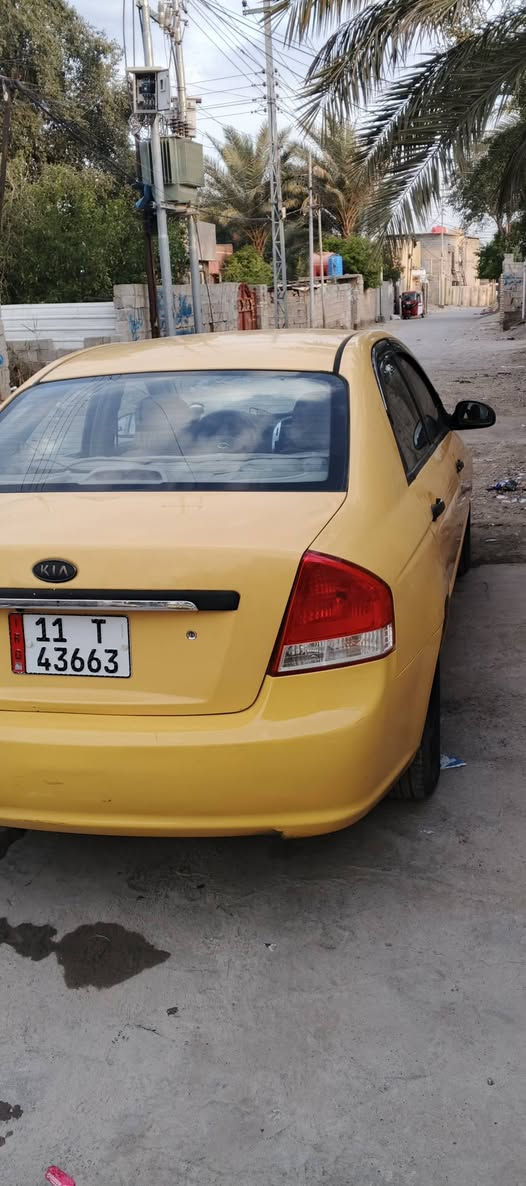 السلام عليكم 
كيا سبكترا محرك 2000 موديل 2007 رقم بغداد انگليزي سنوية بأسمي لل29 مصفرة هيئة وغرامات 
گير و محرك خير من الله حدادية امامي خلفي جديدة
كهربائيات كلها شغالة
تخم تاير جديد وباتري جديد وتخم دسكات جدد 
شاشة وكامرة اصلية دوارة 
تحكم مري كهرباء
سيارة جاهزة من كلشي وصارف عليها هواي
السعر 76 وبيها مجال للشراي
العنوان بغداد الشعب 
رقم الهاتف ***********
