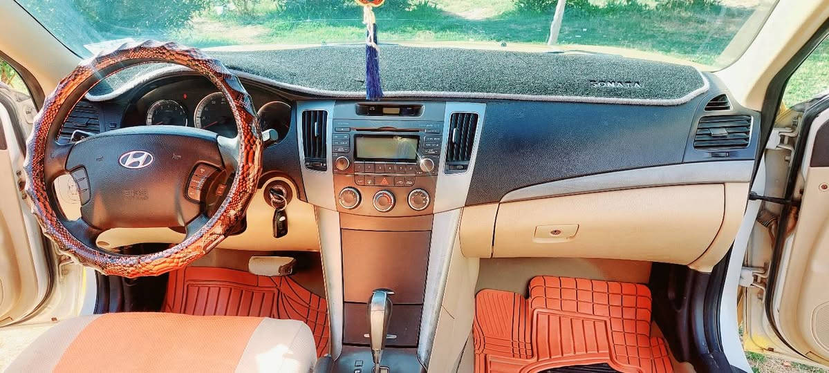 السلام عليكم للبيع سوناتا أمريكي رقم قادسية السيارة ليبل واحد جاهزة حدادية تخم تاير سنوية  لل 27 تبريد منظومة غاز السياره حلوه مكان السيارة واسط الزبيدية للإستفسار ***********
