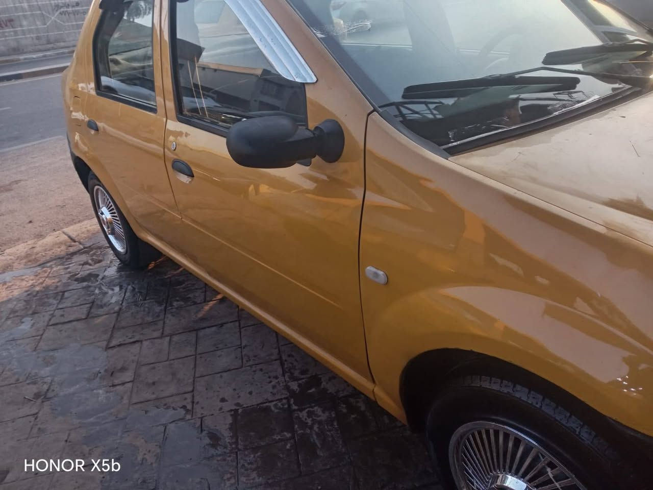 سلام عليكم رينولوكان تكسي رقم بغداد موديل 2010 جاهزة مابيه اي نقص بس مكانات صبغ سعره 38 وبيه مجال مكاني بغداد الشعب هذا رقمي موجود وتساب ***********
