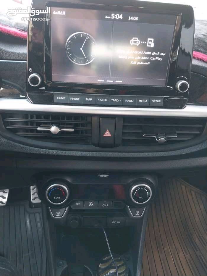 سيارة كيا بيكانتو بمواصفات رائعة ونظيفة من الداخل والخارج. تحتوي على شاشة عرض وأنظمة ترفيه متكاملة لتجربة قيادة ممتعة. السيارة مجدّدة ومجهزة لتوفير الراحة والرفاهية.