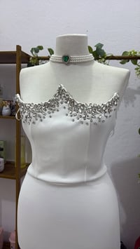 فساتين • للبيع • كل واحد وسعره