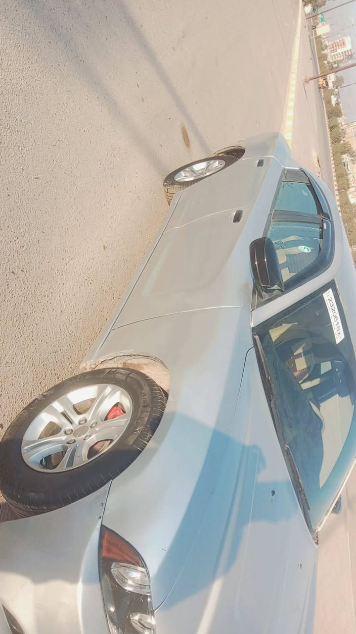 السلام عليكم سياره جاجر مديل 14دوات دوات  متومه رقم وسنويه بصره بيه كص جنطه مكينه وكير خير من الله حداديه جديده تخم تاير تبريد تدفه كل شغال كهربائية مكان سياره ميسان العمارة السعر 55وبيه مجال حك جيه ***********ملاحضه سياره مصبوغه جماليه
