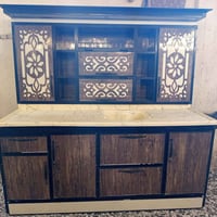 كاونتر ٢م • طاولة مرمر ٢م • ٥ كراسي