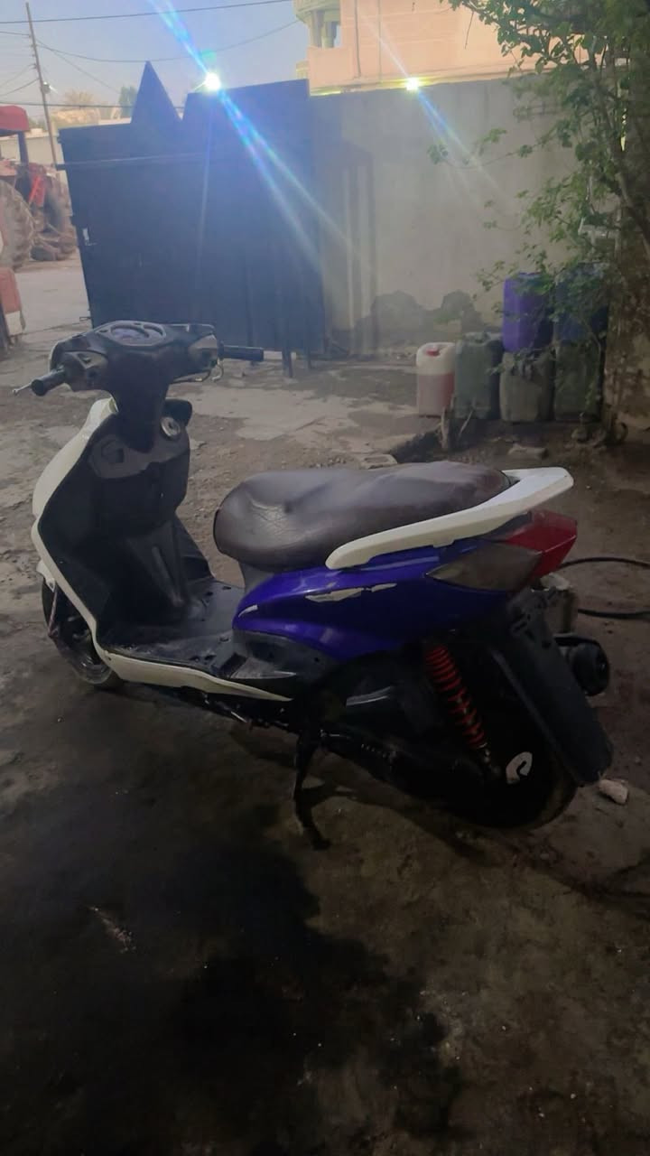 سكنس نثية  دراجة نضيفة نكرة سلف وهندر كهربايات كلهة شغالة دراجة بغداد حي جهاد سعر450شراي تصل ***********
