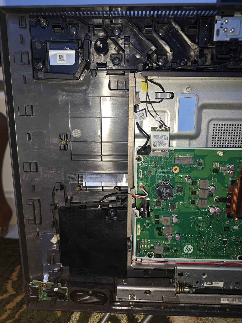 All in one
عاطلة ومفصخة باقي بيهة ذني القطع 
المذر بورد وكارت الوايفاي والمروحة وزوج سماعات وكاميرا 
التفيدة يكتبلنة سعر وبالعافية


**إذا كنت صاحب هذا الإعلان وتريد حذفه لأي سبب، رجاءا أرسل رسالة إلى الدعم الفني**