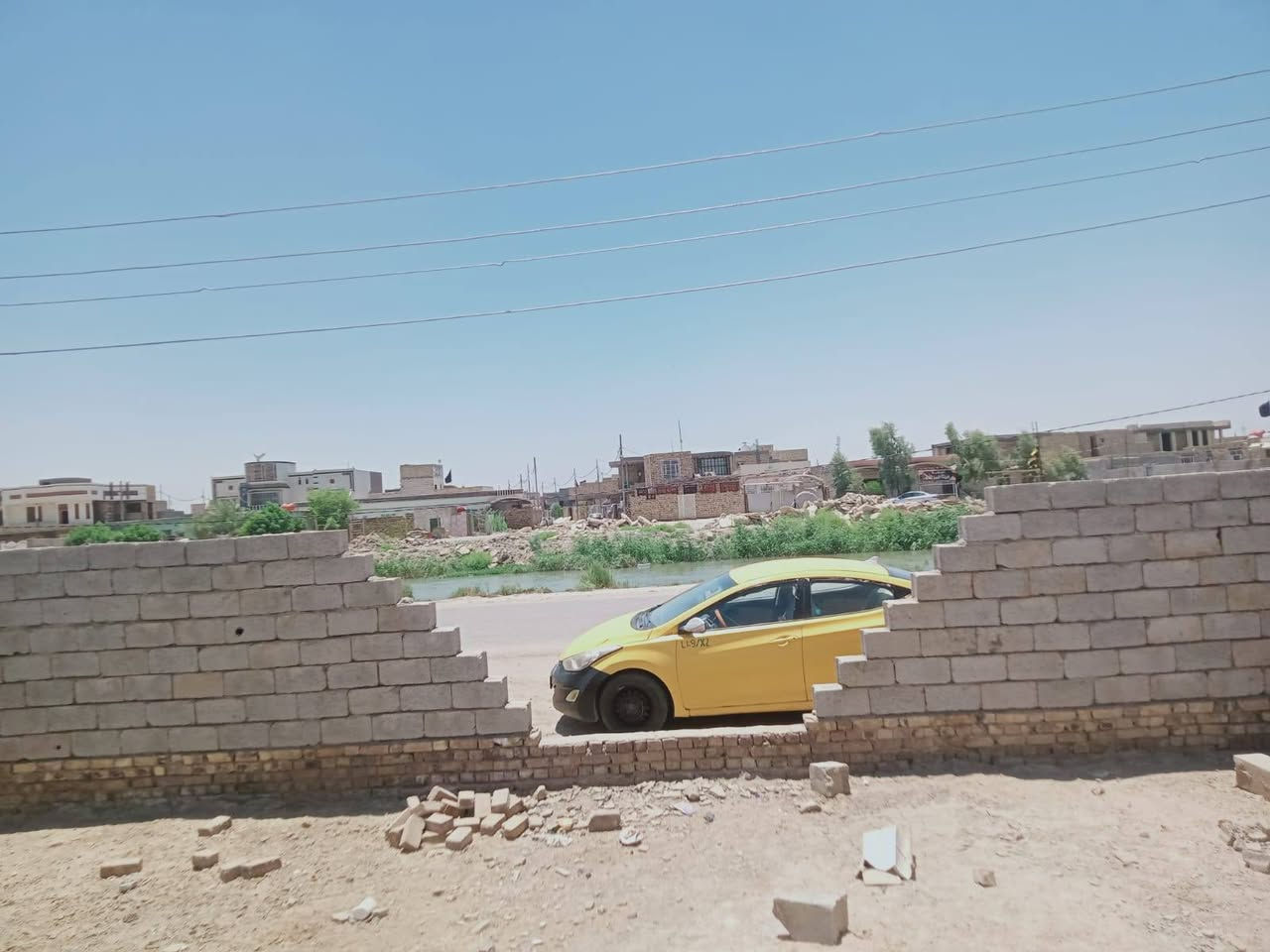 قطعه أرض للبيع
المساحه 275 الواجهيه 12 ونص والنزال 22ونص 
موقعهه عالشارع العام ركن يم مضيف الشيخ ميثم المعن
موقعه حلو تجاري  ومشموله بالتطويب 
للاستفسار اتصال على الرقم ***********
