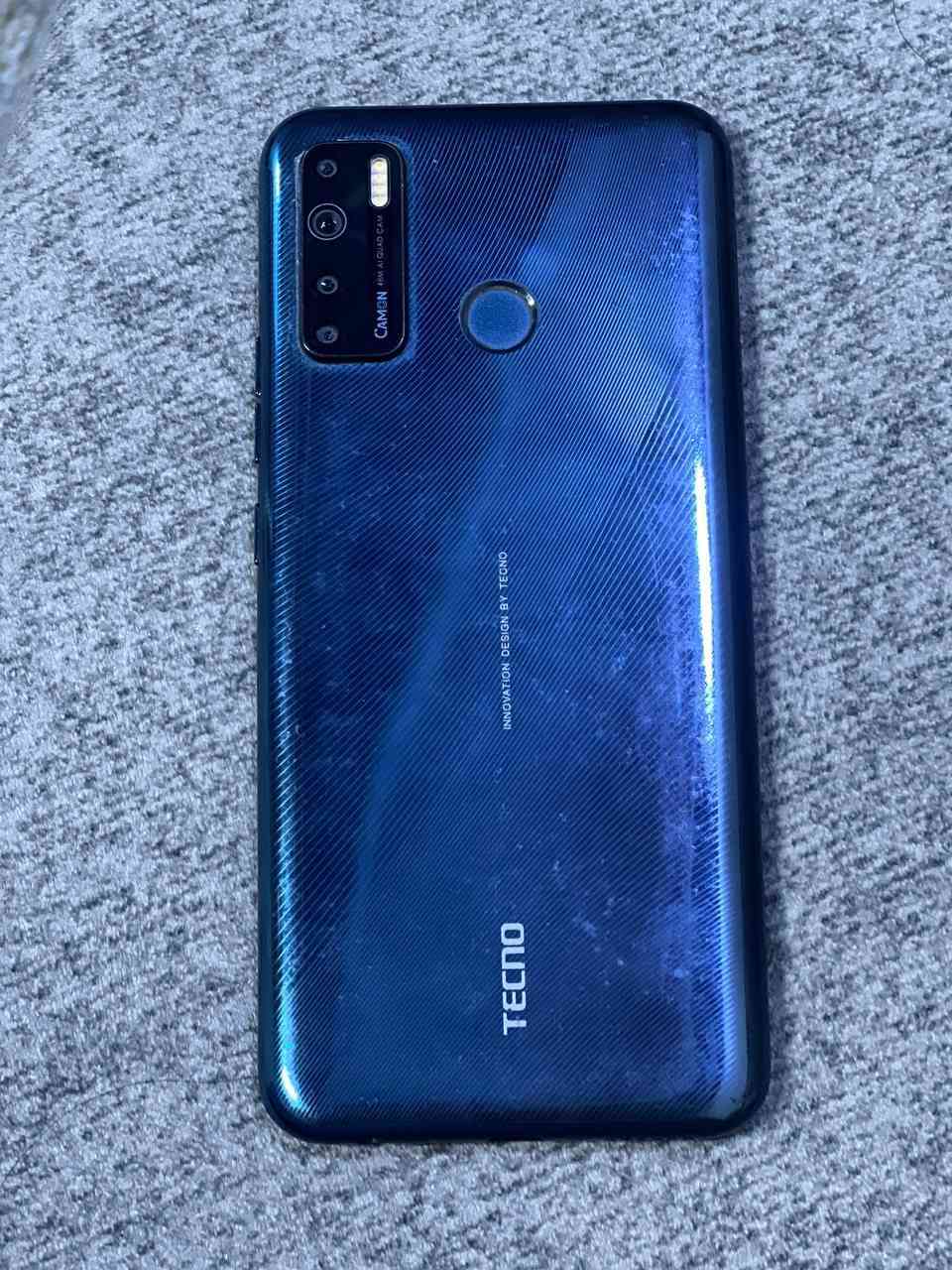 تيكنو كامون15 مساحتة 128گيگا والرام4 شغال كلشي مابيه يحتوي على گفر الشفاف الاصلي مال الشركة وكارتونته 
بس الشاحنه مو وياه السعر 125وبي مجال المكان ناصريه مركز حي الامير قريب على الشيف ازهر للتواصل على الواتساب ***********
