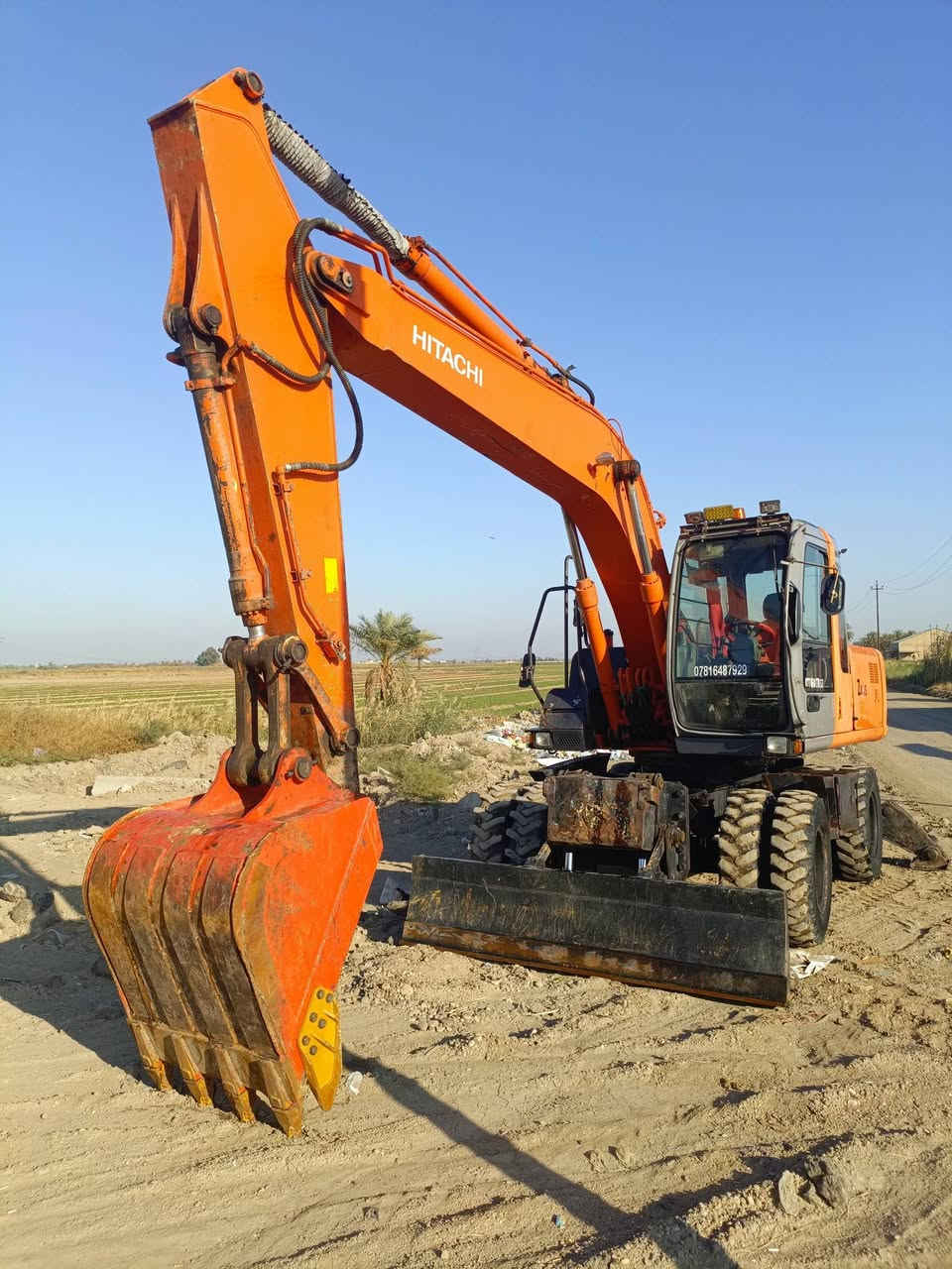 السلام عليكم
للبيع حفارة زت حجم 160 موديل 2006
حفارة مشتغلة 15الف بس تبريد كهربائيات كله شغالة ع وضع الشركه 
مكينه بلاديه مامفتوح بيهة شي مكفولة كفالة عامة 
رقم بابل
***********
