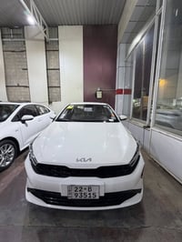 كيا3 موديل2022 ماشية35  جلد بصمة فتحة بدون صبغ  ولا بارد السعرً١٣٨ الا...