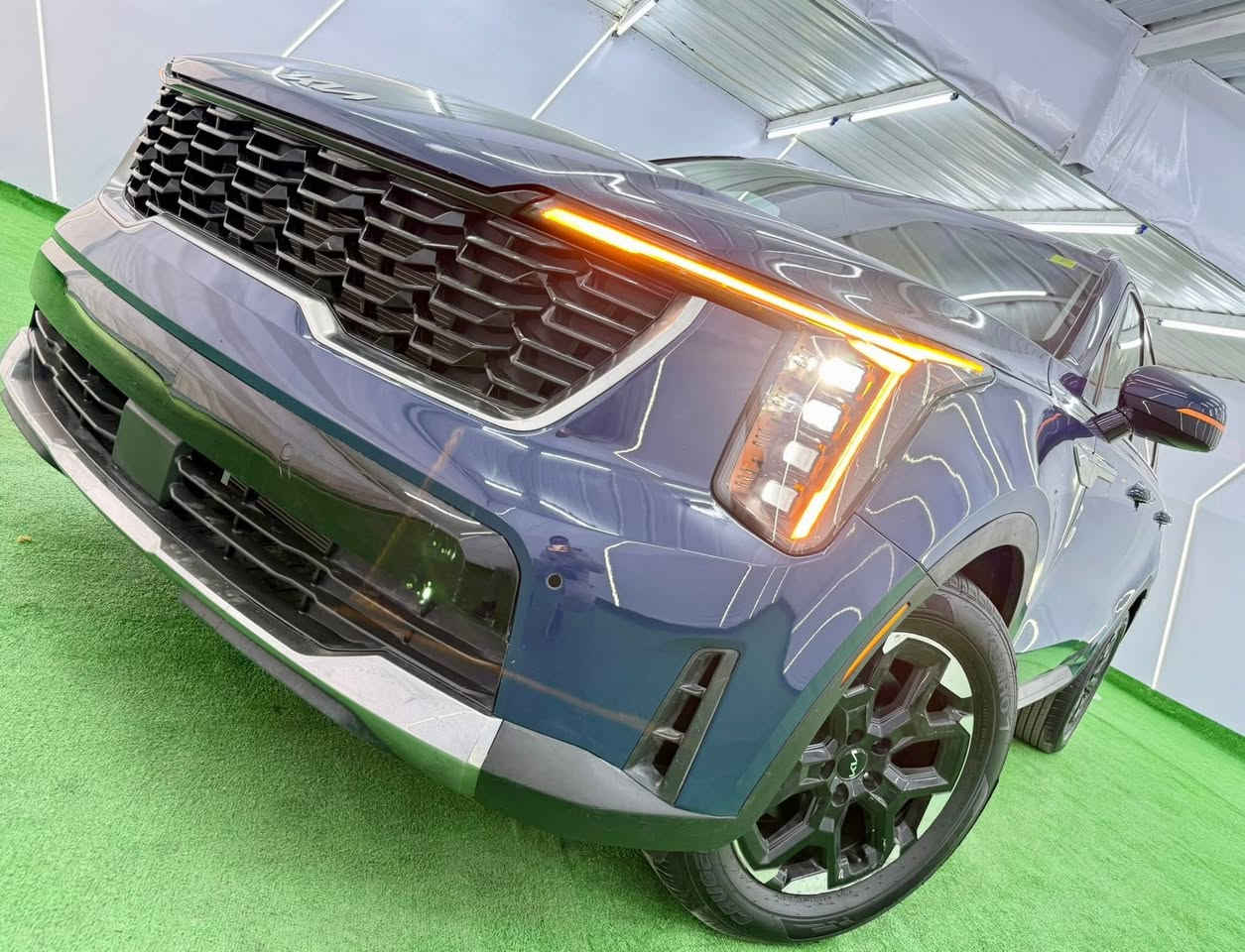 🤠🤠 يرجى قراءة الاعلان بشكل كامل 🤠🤠 

2025  KIA  SORENTO .. S  ..

                 👈🏻👈🏻👈🏻 كيا / سورنتو 👉🏻👉🏻👉🏻

   👈🏻 السيارة موجودة في الاردن المنطقة الحرة 👉🏻 

     ♦️ رقم الشاصي موجود من ضمن التصوير ♦️ 
 
سعة المحرك:-  2.5 GDi
المسافة المقطوعه :- 32 mi (( زيرررررررررو ))        
اللون :- ازرق                
الموديل:- 2025
مواصفات السيارة :- 
عدد المقاعد :- 7 مقاعد 

الاضافات#👇👇
 شاشه كبيره نفكيشن 
فرش جلد اسود  
تحكم سرعه
تحكم مسجل 
ويل 18 انش 
كأمره خلفية 
اشاره بالمرايا 
حساس تجاوز
كراسي مدفيه
بصمه تشغيل 
لايت زينون 
تشغيل عن بعد 
كرسي ذاكره 
كشاف امامي 
حساس امامي وخلفي 
تدفئة مقاعد  
 

و المزيد من الاضافات في عالم ((SORENTO)) 

              🚗 ضرر السيارة موضح بتصوير   🚗 
    مصلح جاهز جاملغ امامي يمين مع نصف البنيد 

🚦🚦🚦السعرعلى الخاص فقط  🚦🚦🚦🚦
🔺🔺🔺🔺🔺🔺🔺🔺🔺🔺🔺🔺🔺🔺🔺🔺

📍 الفروع:

الفرع الاول :- 
بغداد - البياع - الشارع الثاني - معرض الهاشمي ( سيد سيف الموسوي ) 
‭0790 241 0177‬ / اتصال او واتساب
~~~~~~~~~~~~~~~~~~~~~~~ ‭
الفرع الثاني :- 
المسيب - شارع السدة - شركة علي الريس ( سيد حيدر المعموري )    
‭ ‬‬‭+964 781 976 7048‬
واتساب او اتصال 
~~~~~~~~~~~~~~~~~~~~~~~
الفرع الثالث :- 
النجف الاشرف - حي الحسين - مقابل بانزين خانه الكرار - سيد خالد الكيشوان - 
‭+964 781 399 9323‬ 
واتساب او اتصال 
~~~~~~~~~~~~~~~~~~~~~~~
الفرع الرابع :- 
الاردن - الزرقاء - المنطقة الحرة - شارع ( 21 ) شمال - شركة علي الريس المعموري ( ابو عبدالله الموسوي ) 
( فريق المبيعات ) 👇🏻👇🏻👇🏻👇🏻👇🏻 
00962791707787 / ابو عبدالله 
00962798611811 / ابو محمد 
00962791493166 / ابو احمد 

اي ملاحظات او اي استفسار او طلب صور او مقطع فيديو مصور ل اي سياره يرجى التواصل على الرقم التالي 
00962791311893 / عبدالله الموسوي 

🖋 بإدارة: أبو عبد الله الموسوي

((إن أرضيناك فتحدث عنا، وإن لم نرضك فتحدث إلينا))

🔖 #سيارات_أمريكية #استيراد_سيارات #سيارات_كندية #عروض_سيارات
#الزرقاء #المنطقة_الحرة #سيارات_العراق #سيارات_سوريا #سيارات_الأردن
#علي_الريس_الموسوي #تجارة_السيارات
#موؤسسه_الشهداءالسعودية_الكويت_مصر_العراق_لبنان

