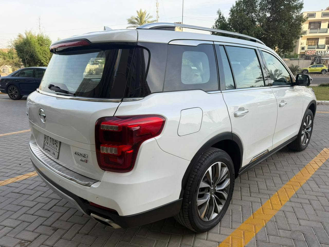 السلام عليكم 
بيع او مراوس 
جاك GS8
موديل 20 
سياره مكفوله بدون صبغ وبدون ضربه 
فول مواصفات 
بصمه 
شاشه 360 
كأمره 
كراسي جلد 
بانوراما 
محرك 2000 تيربو 
مكانها بغداد حي الجهاد 
السعر 145$
للاستفسار 
*********** بغداد, العراق
