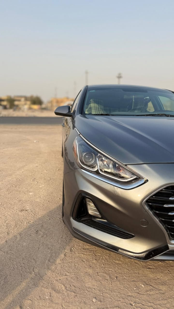 السلام عليكم سوناتا مديل 2018 وارد  امريكي حادث موضح بصوره سياره بيه بنيد وجاملغ فقط صبغ تجميل بدون معجون  وبيه بارد بجاملغ رقم بغداد بسمي  سعر ١٣٥ وبيه مجال /*********** /*********** / بصره
