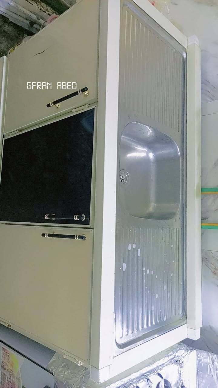 كاونتر تفصال نظيف جدا كما واضح في الصور ثلاث قطع
مكانه في الشعلة السعر ٢٥٠ الف
الاتصال على الرقم ***********
