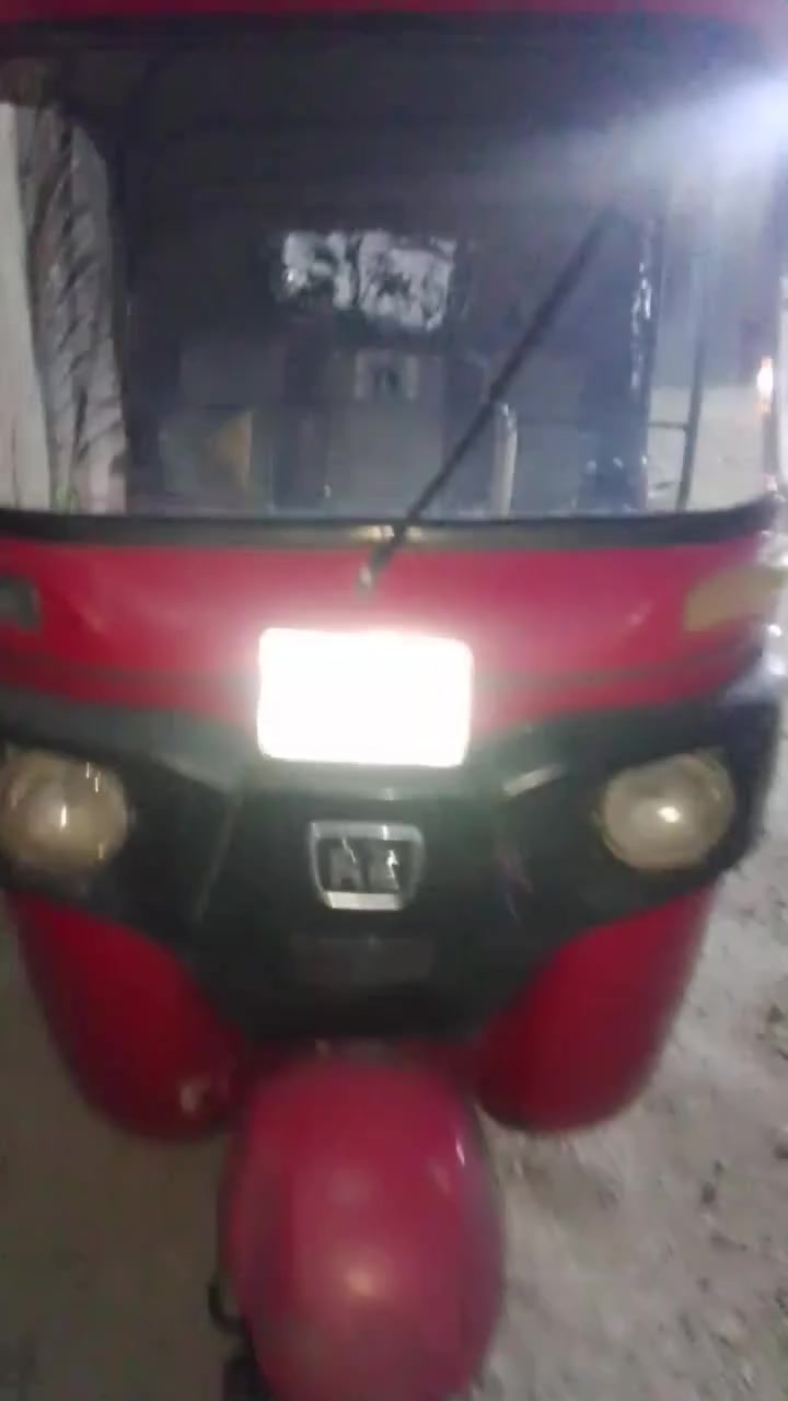 سلام عليكم تكتك مديل 2018مصبوغه كلهه وترايهه يخبل ومكينه لا تنقيص ولا تبخير وكشرهه شوف عينك رقم كربله وبسم شركه غبور القلم بغداد رصافه هاذه رقمي خابرني وتدلل ***********
