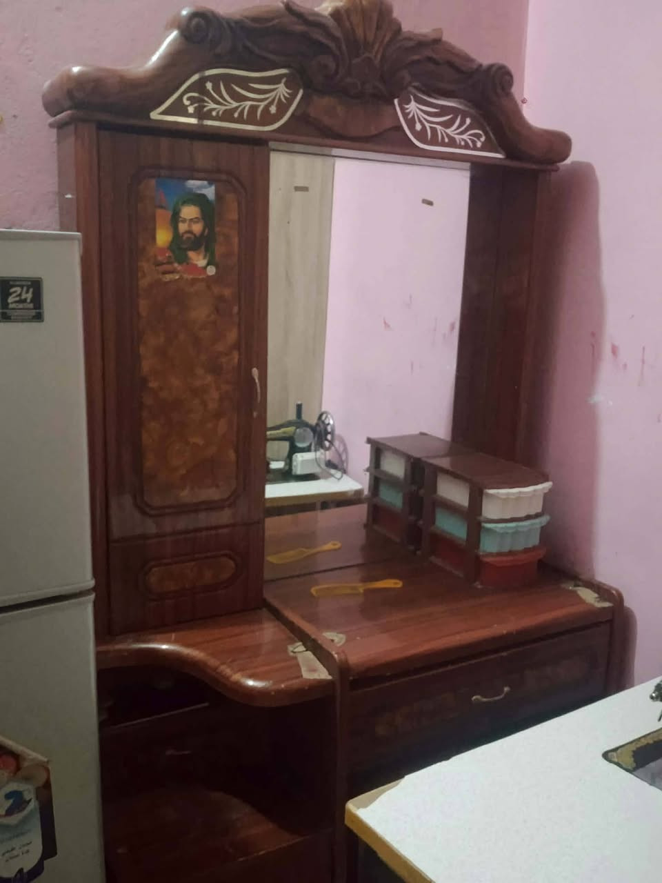 غرفه ماليزي نضيفه مابيه شي عن ضرر مسعجل سعره 150 بيه مجال ال شراي رقم الهاتف ‏‪***********‬‏
