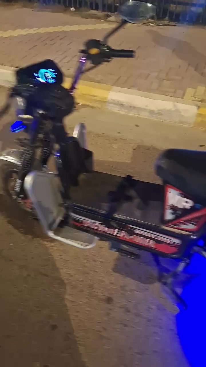 موطور شحن 6 بطاريات صارله 3 اشهر من اخذته سعر 400 وبي مجال   ***********
