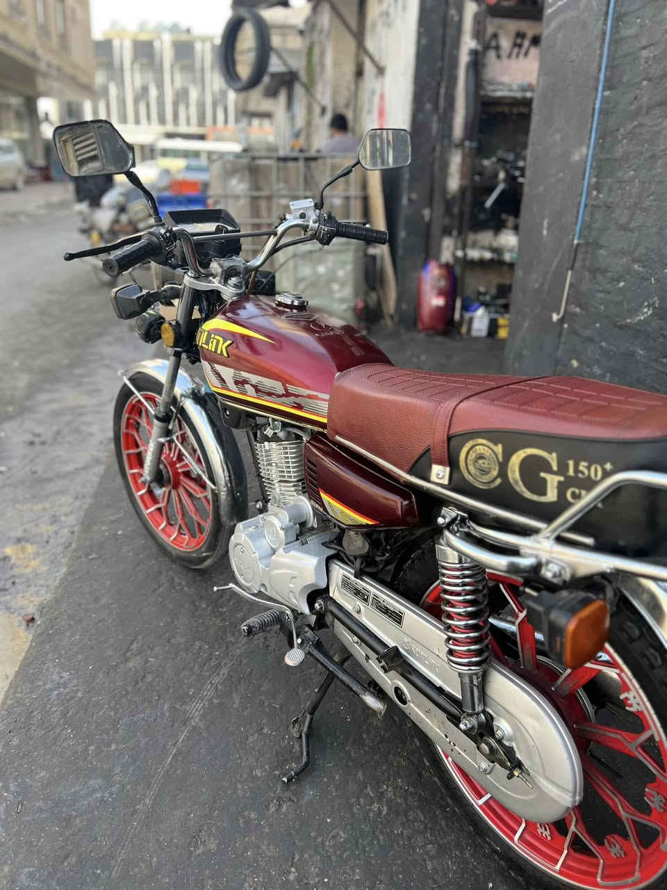 مطور سويلنك موديل 2024 
نظيف متل دهب محرك كبس 
كهرباء كامل شغال 
سعرو 465 الف بيها مجال بسيط 
للتواصل ***********
