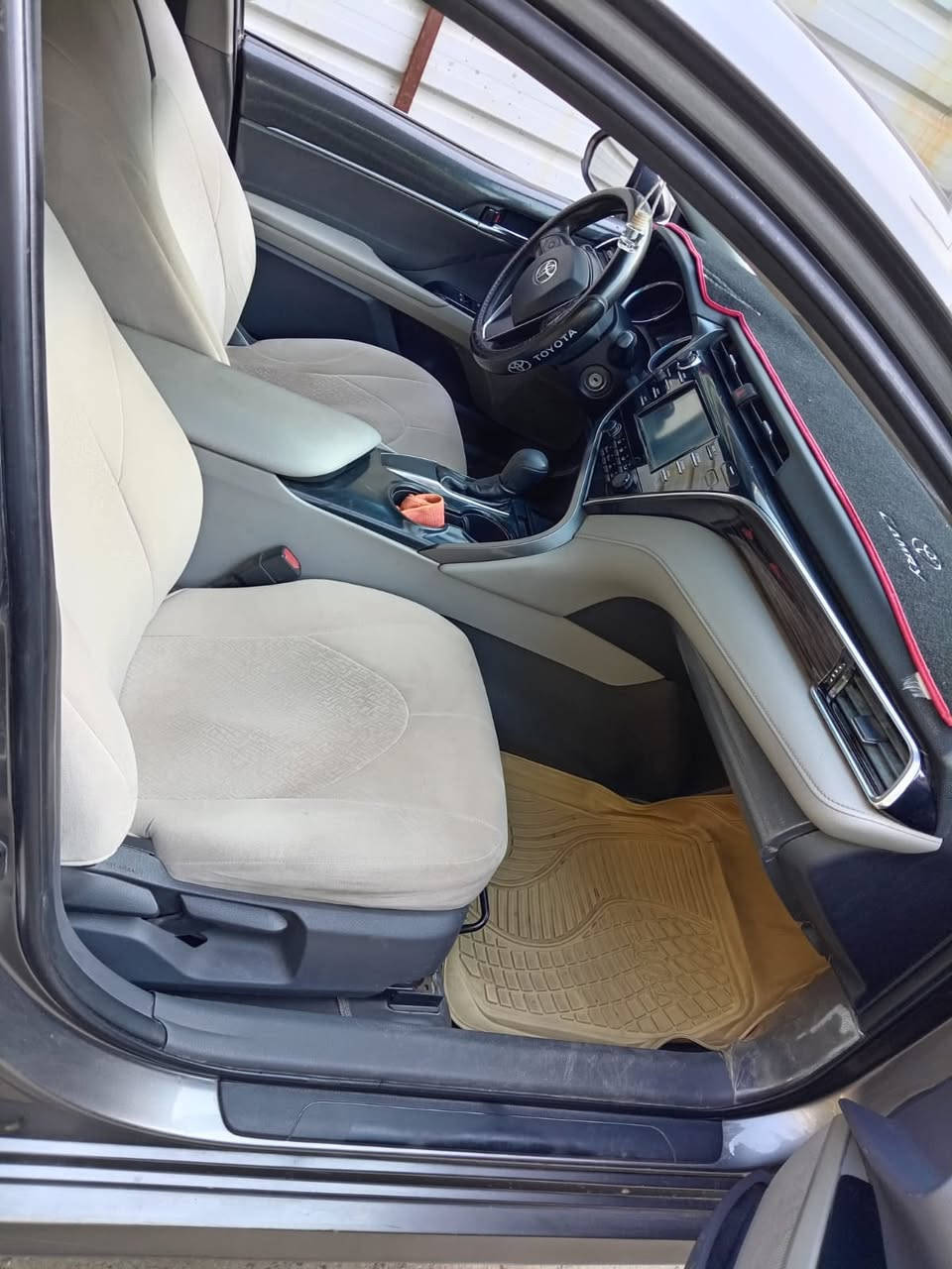 Toyota Camry LE , minor incident you can see pictures attached below . Also I replaced the front and rare bumpers , you can have the old bumpers if you want them, pictures attached in the photo below . 

For price You can reach out to use using this phone *********** 

كامري ٢٠١٨ LE ماشية ٦٩ الف سيارة نظيفة وارد أمريكي ما بيها اي مشكلة ضربتها خفيفة جاملغ خلفي  صور الضربة امنزله و التصليح مالها درجة اولى رقم بغداد تأخذ السياره تحويل ثاني الدعاميات اني بدلتهم بيدي خليت SE للجمالية و هم الدعاميات القديمات موجودات إذا تريدهن أخذهن ويه السيارة 
و امنزلهن بالصور
   
السعر $16,500
للاتصال ***********
