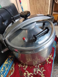 قدر ضغط • حجم ٥٠ • نضيف