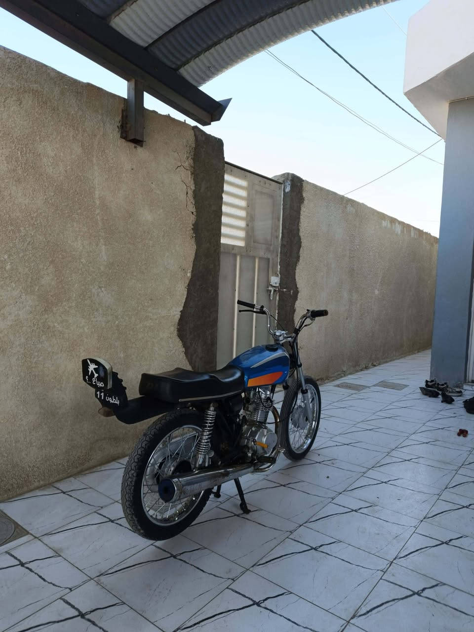 سلام عليكم خوان دراجه للبيع 
مكينه شلامجه 24 وشاصي 20اوراق اصولي اسنساخ وباقي التفاصيل خاص السعر اب 575وبيها مجال للشراي.... وللعلم مكينه مامفتوحه رقمي ***********
