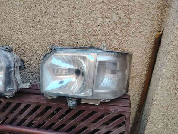 سلام عليكم ببع سريع. ***********
مازدات ام الماطور اصليه وشباك ودعاميه.وبلوجترات مال هايسا للبيع سعر225
مكاني بغداد الجديده  شراي يجي باخذهن
