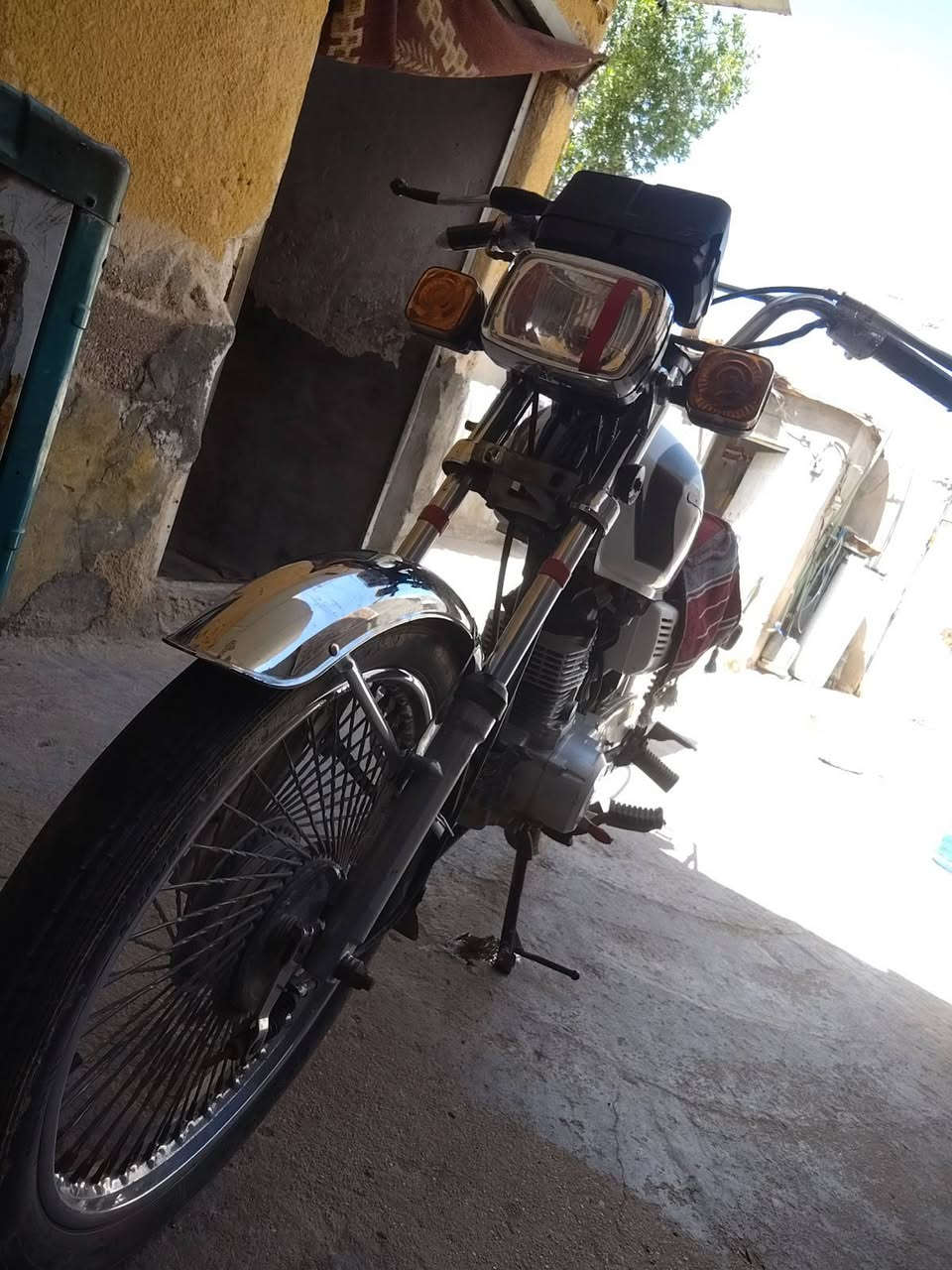 للبيع السعر 300هاذ رقمي ***********

