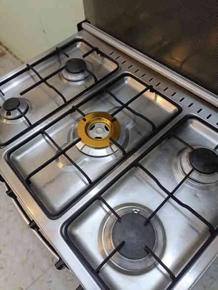 السلام عليكم طباخ فريش نصري نضيف 100/100 وشغال العيون والفرن شرط الفحص سعره مناسب اني مكلفة بلنشر الاتصال بلرقم 
***********
