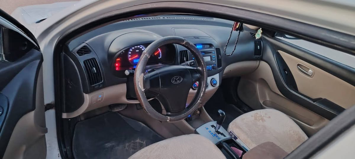 سلام عليكم
النترا موديل ١٠
محرك ١٦٠٠  دكشن عالي ما مفتوحه مكفوله حداديه جديده تخم تاير تبريد
ثلج تخم تاير جديد دينار ما تصرف عليه
سياره بيه شويه صبغ بلباب ركب وباقي كفاله لا بارد ولا صبغ تحويل وكاله بشرط
مكان السياره واسط صويرة.للاستفسار ***********
