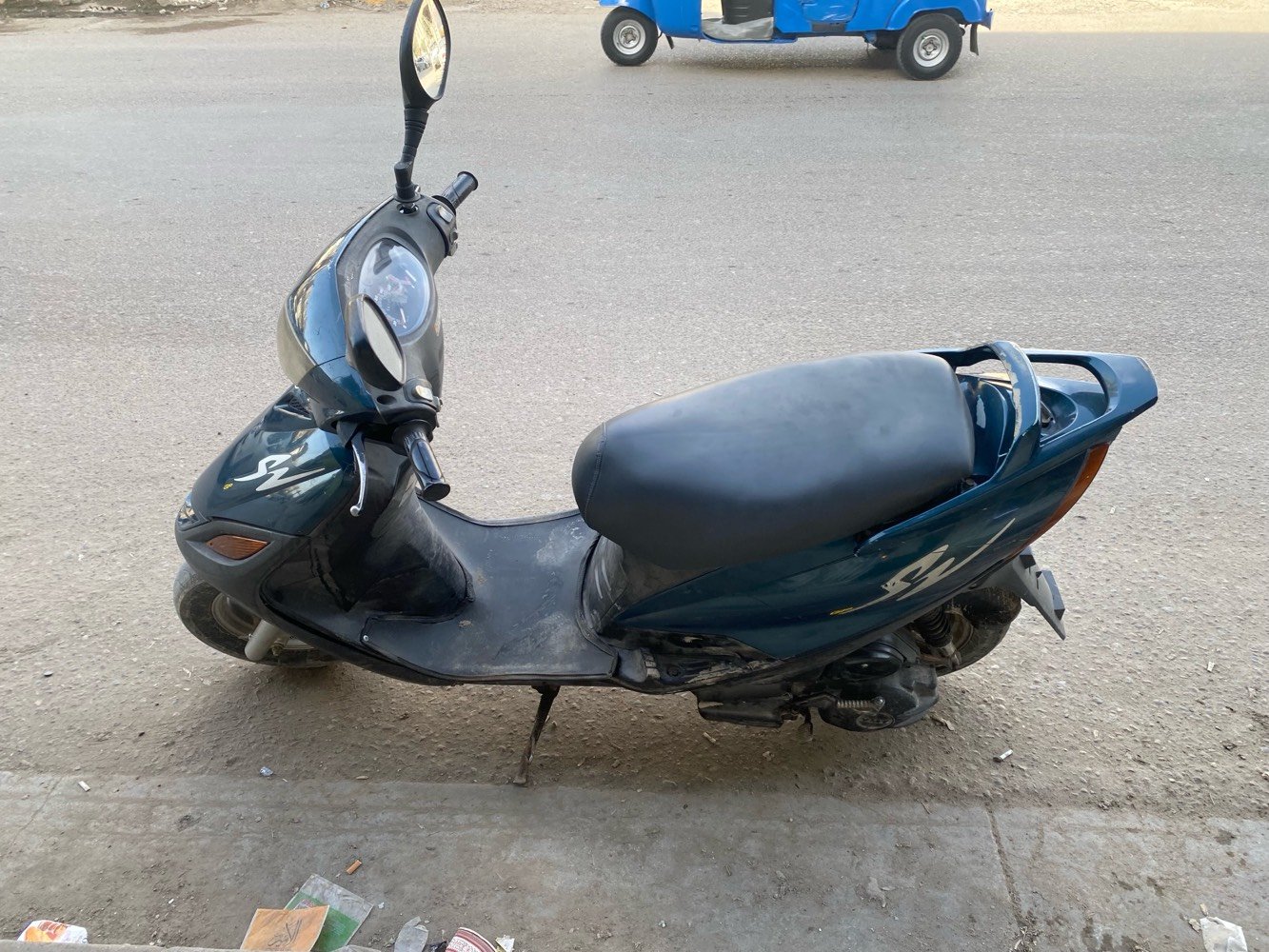 دراجة ماكس للبيع كاملة سلف هندر
كهربائيات كلها شغالة نقص قمچي سرعة بغداد الحرية السعر 400
***********