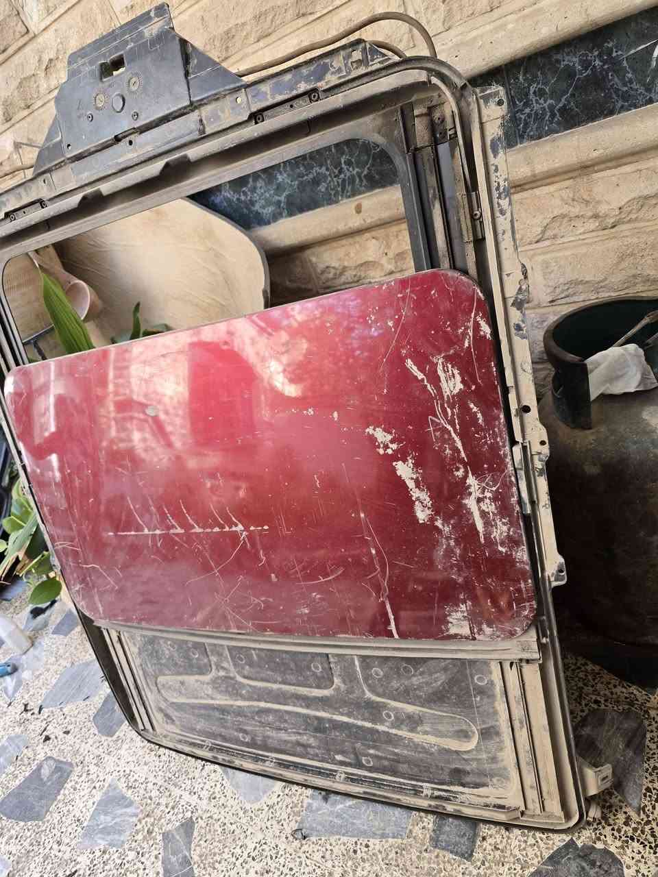 سلام عليكم
سلايد e36 شغال مفحوص 
بدون ماطور 
سعر القطعه ١٣٥ بيه مجال متوفر قطعتين 
توصيل متوفر 
خاص مفتوح 
*********** واتس اتصال 
*********** واتس
