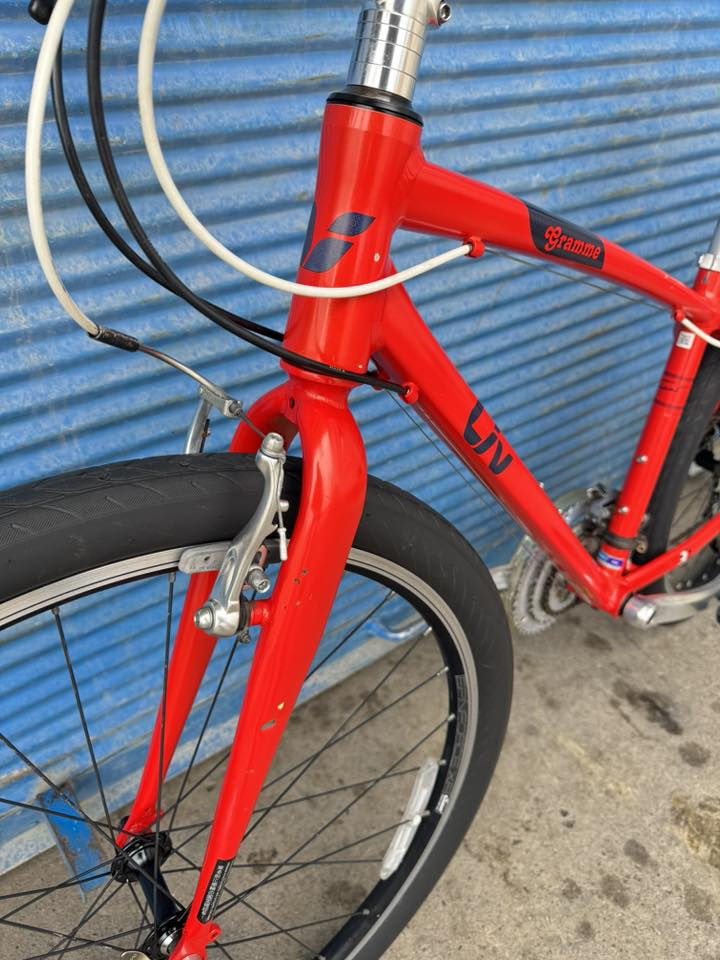 السلام عليكم اخوتي الطيبين جبلي حجم 27 ونص 
قياس XS ماركة (GIANT) فئة ليف غني عن التعريف 
سستم شيمانوا التوس نمره  3/8  بدلات شيمانوا 
سحب دفع معدنه المنيوم مديل حديث لون مميز 
الدراجة عل وضع شركة بلادي نظافتهاا وتفصيلهاا 
وضحه بل صوره سعرهاا 190 الف وبي مجال اخوتي 
عنوني موصل للتواصل *********** تتوفر خدمة
توصيل جميع محافظات العراق وتحياتي
