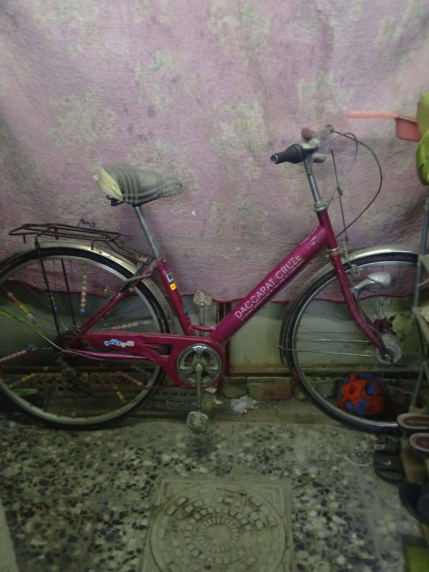 السلام عليكم بايسكل للبيع حجمه 27 ملاحظه تايرات والاجوابه جدد المكان الحريه الاولى سعر 65 والرقم ***********
